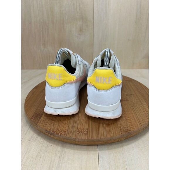 Nike Internationalist White Yellow Athletic Running Shoes Womens 9 - Picture 4 of 8